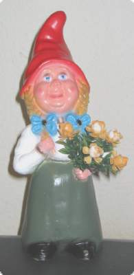 Zwergenfrau Blumen dekoriert