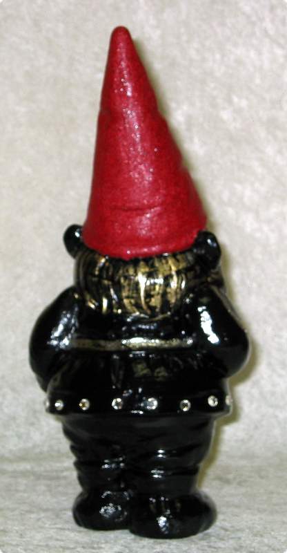 Gartenzwerg schwarz mit roter Mütze